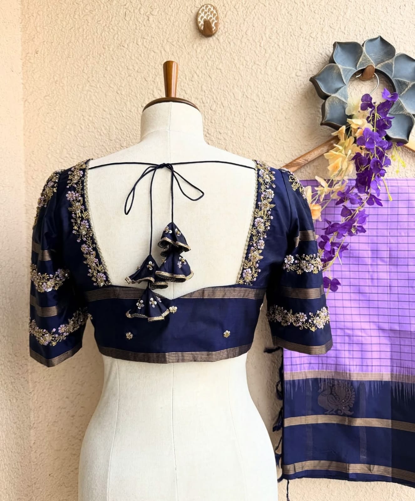 Floral Embroidered Sleeve Saree Blouse with Sweetheart Neck